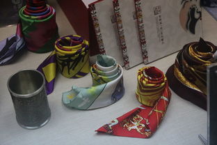 精品絲巾與方巾 優雅與實用的時尚藝術