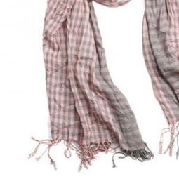 美特斯邦威淡粉色格紋方巾 春日少女感的點睛之筆